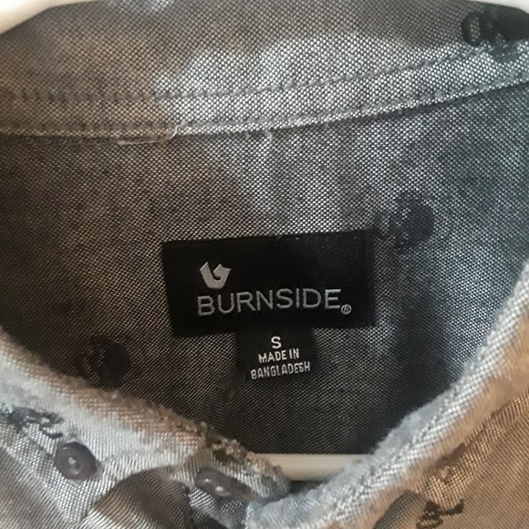Burnside grey button-down skulls w/ headphone - Picture 3 of 4